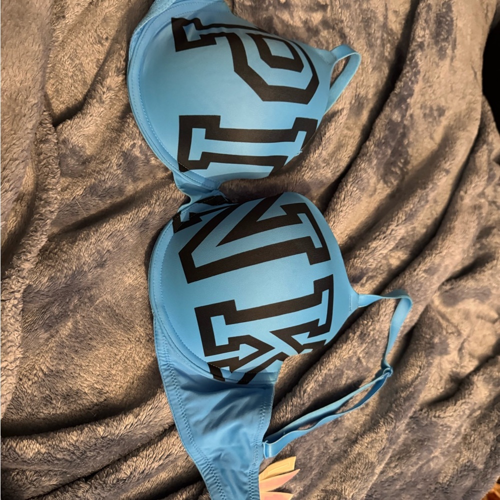 PINK Victoria's Secret Blue and Pink Bra